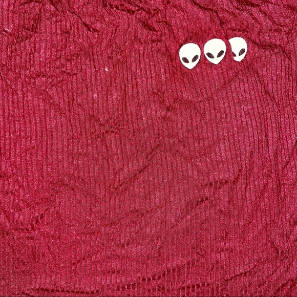 Red Alien Graphic Off Shoulder Tee - Picture 2 of 3